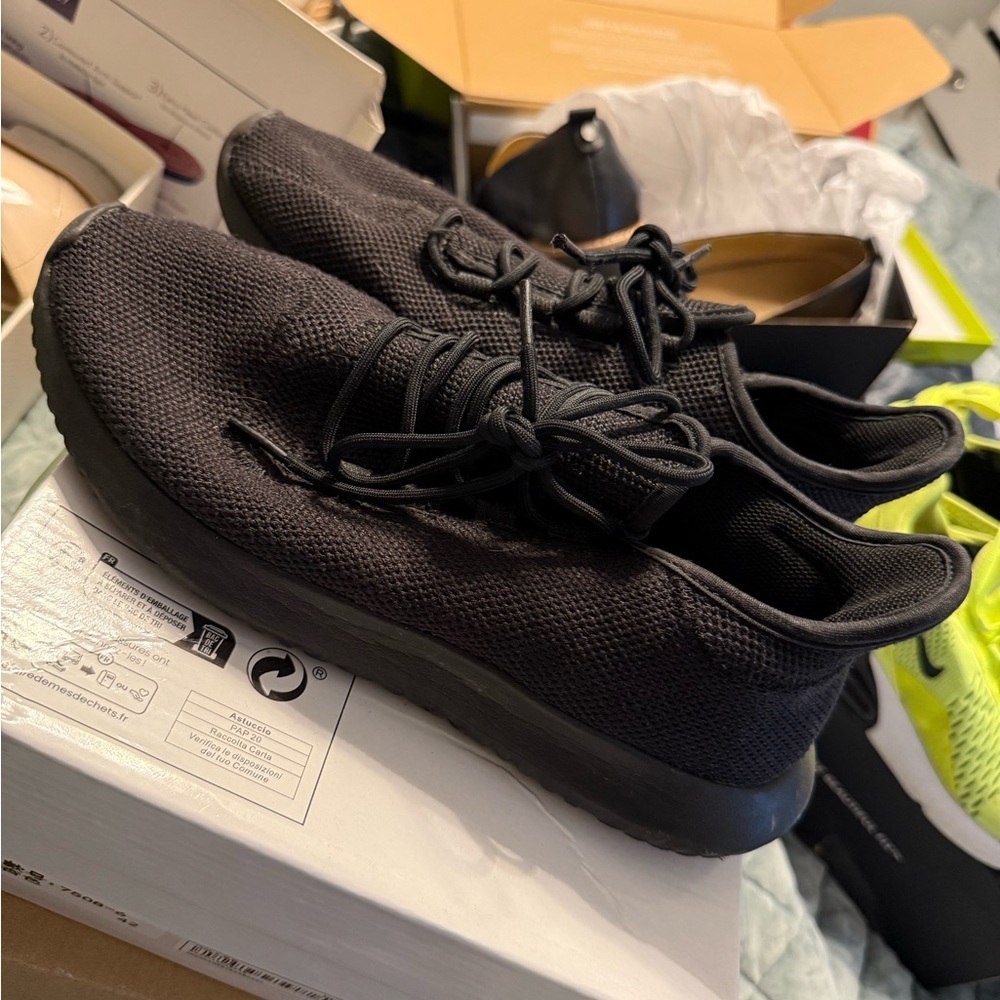 adidas Men's Black Sneakers